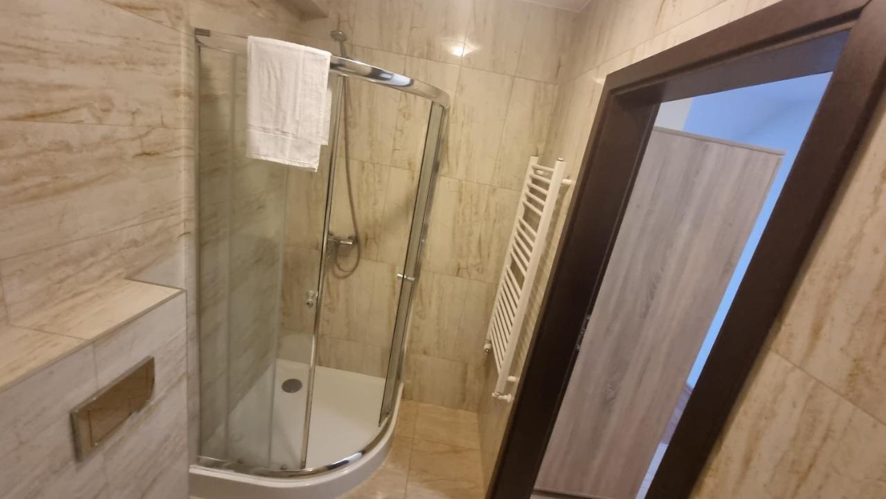 Hotel Monika Makow Mazowiecki Экстерьер фото