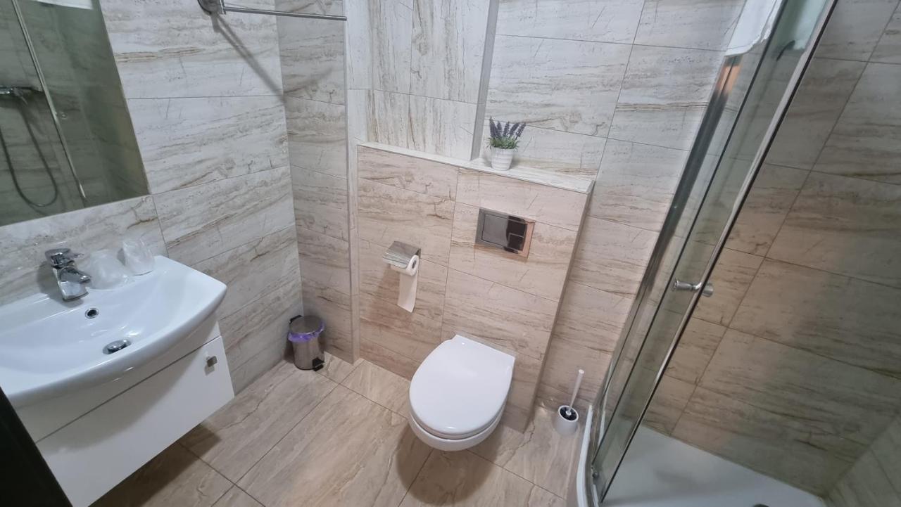 Hotel Monika Makow Mazowiecki Экстерьер фото