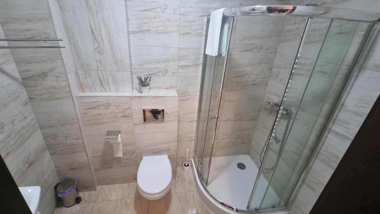 Hotel Monika Makow Mazowiecki Экстерьер фото